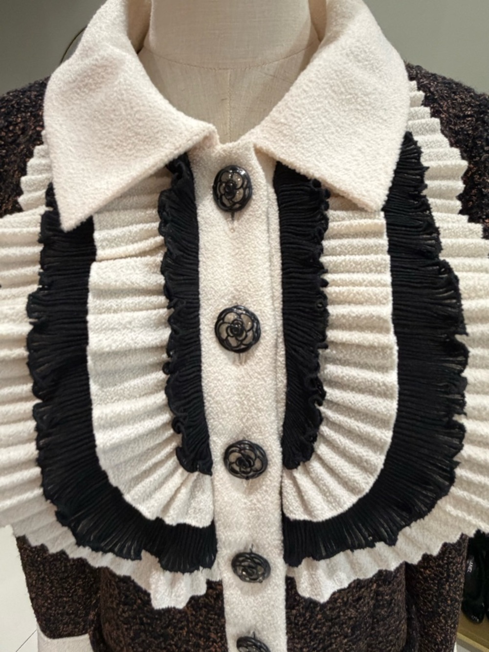 CHANEL Gabriel Ruffle-Trim Tweed Jacket - Picture 7 of 13